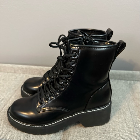 Booties - Picture 4 of 5